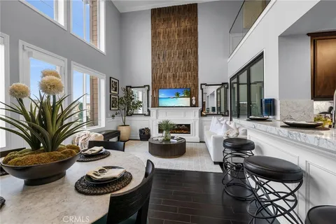 1901 Victoria Avenue Unit 202, Oxnard, CA MLS: SR25090822