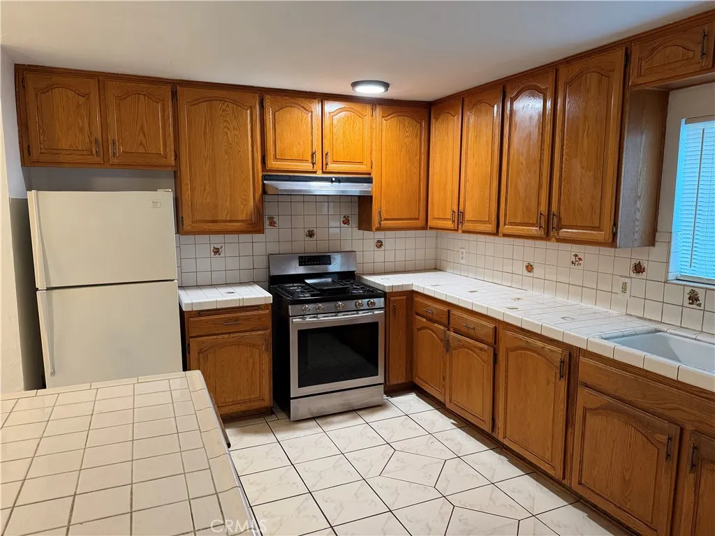 754 W Citrus St, Colton, CA 92324