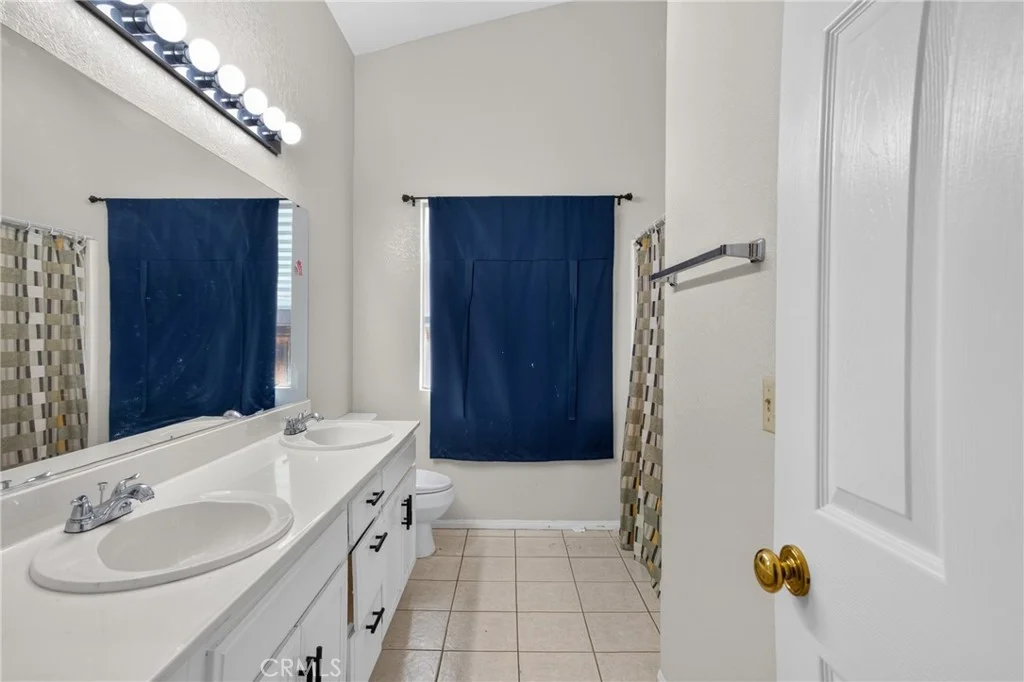 2816 Owens Way, Rosamond, CA 93560