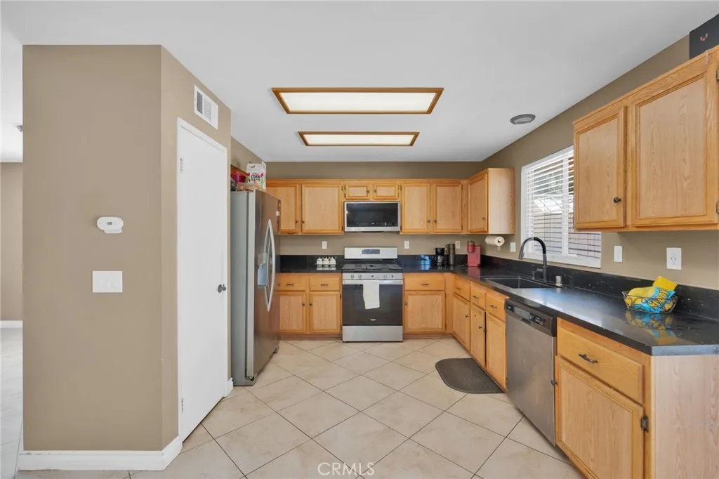 Additional image 6 of 13917 Clydesdale Run Ln, Victorville, CA 92394