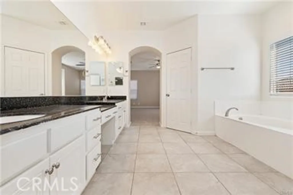 14845 Shetland Ln, Fontana, CA 92336