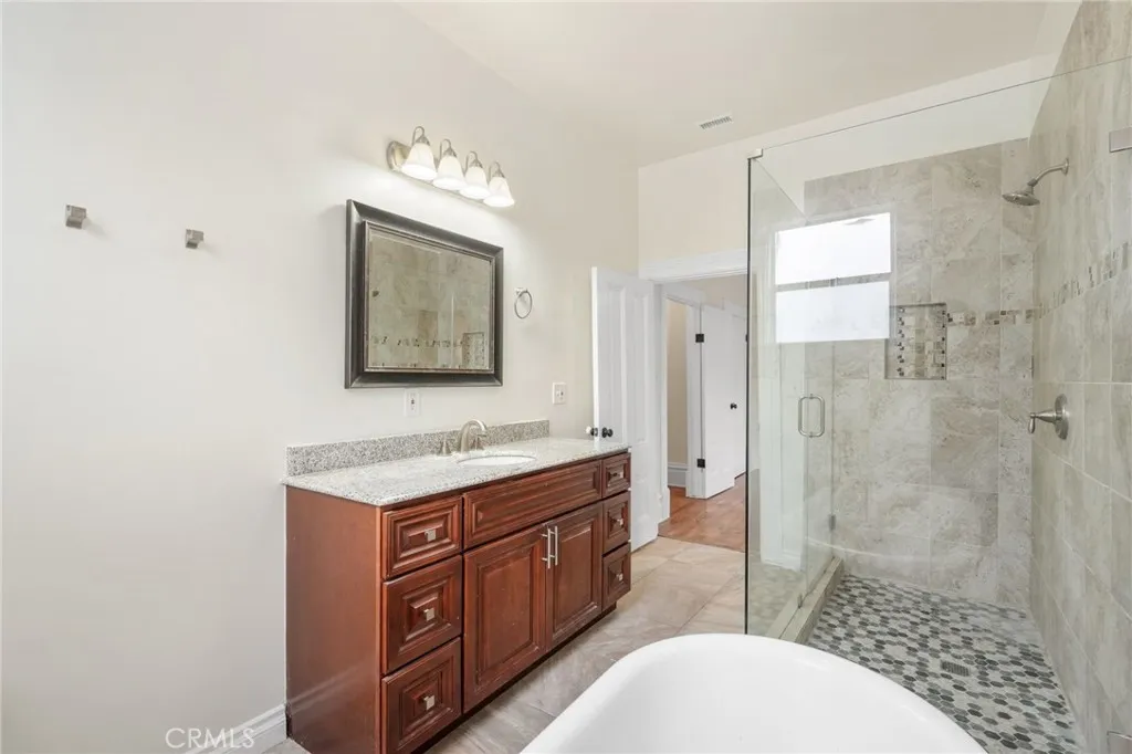 Additional image 68 of 1598 W 36th Place, Los Angeles, CA 90018