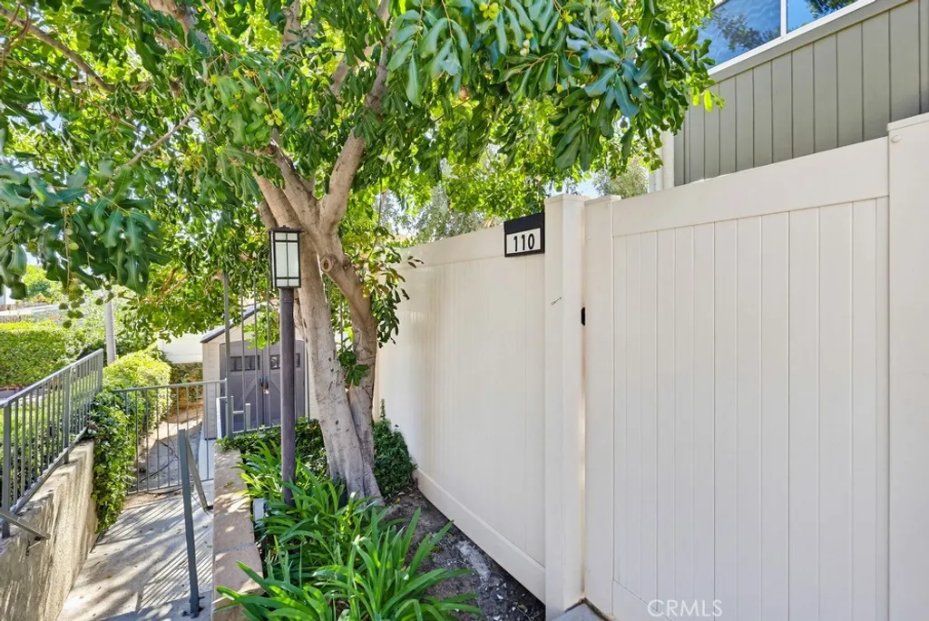 Additional image 3 of 19018 Sherman Way Unit 110, Reseda, CA 91335