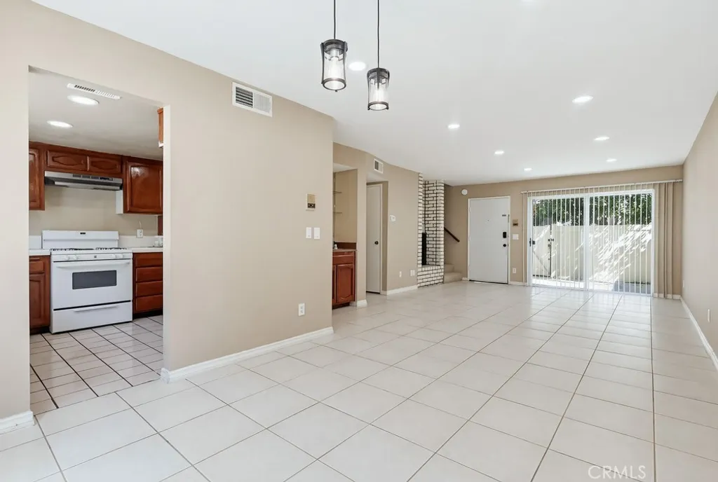 Additional image 18 of 19018 Sherman Way Unit 110, Reseda, CA 91335