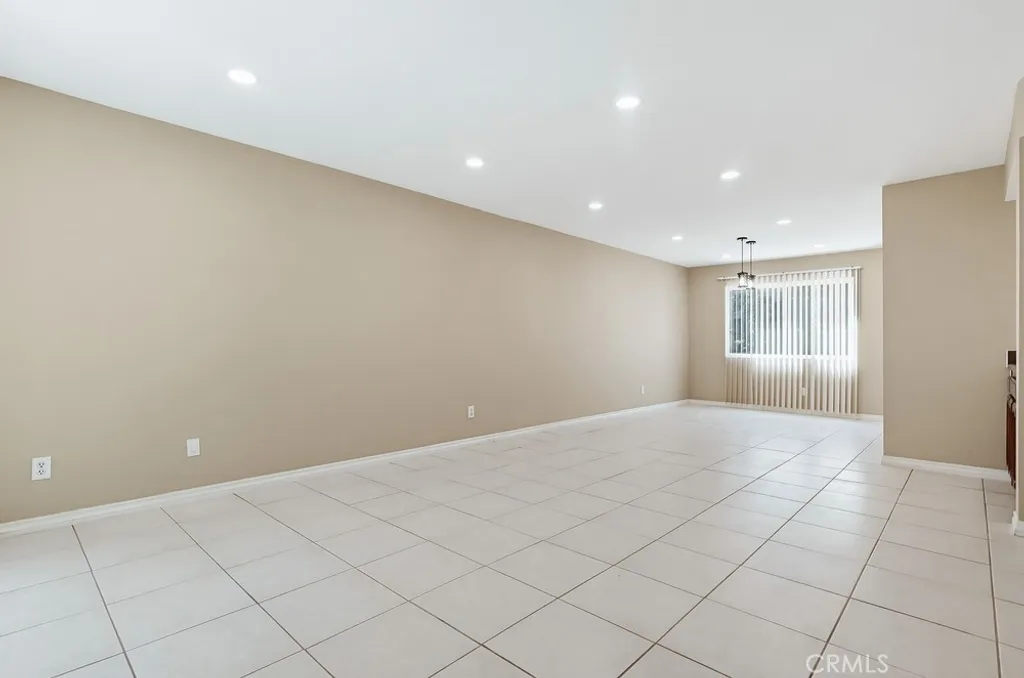 Additional image 11 of 19018 Sherman Way Unit 110, Reseda, CA 91335