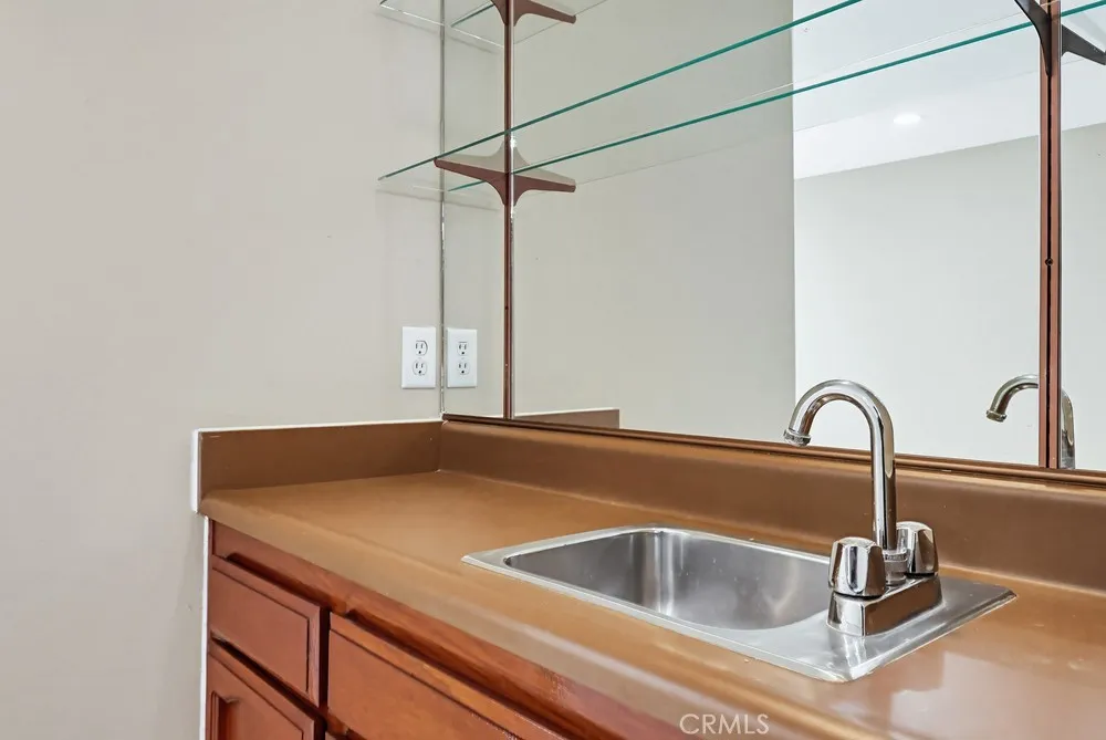 Additional image 98 of 19018 Sherman Way Unit 110, Reseda, CA 91335