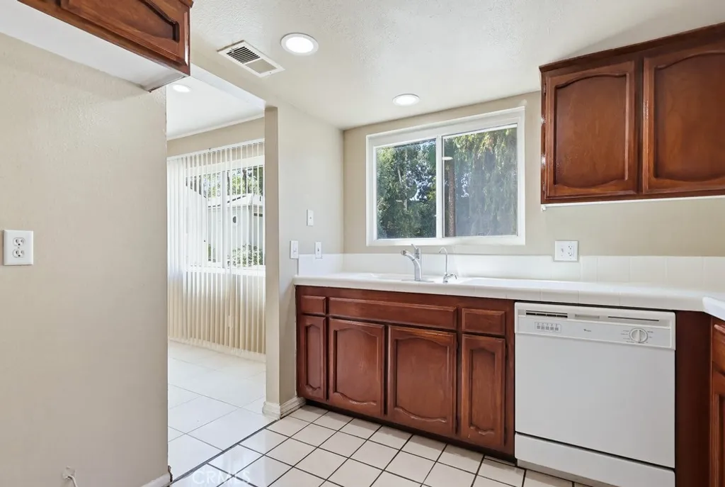 Additional image 27 of 19018 Sherman Way Unit 110, Reseda, CA 91335