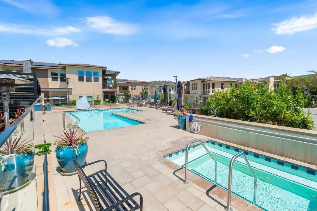 16750 Coyote Bush Drive Unit 19, San Diego, CA 92127