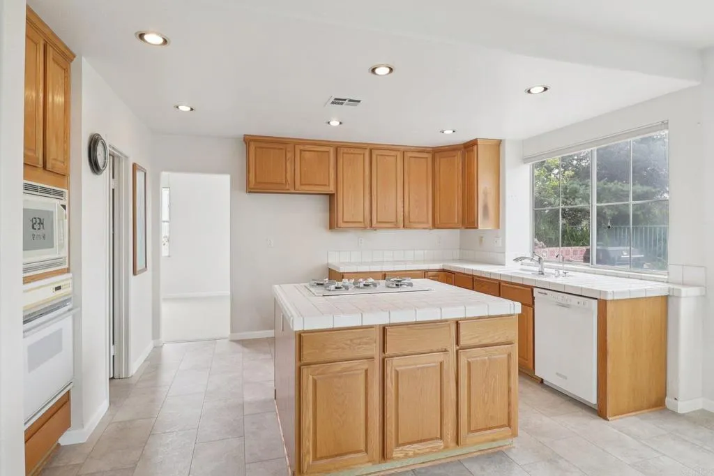 Additional image 16 of 2821 Avenida Valera, Carlsbad, CA 92009