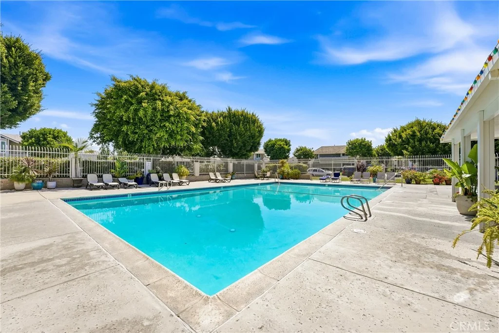104 Oval Rd, Irvine, CA 92604