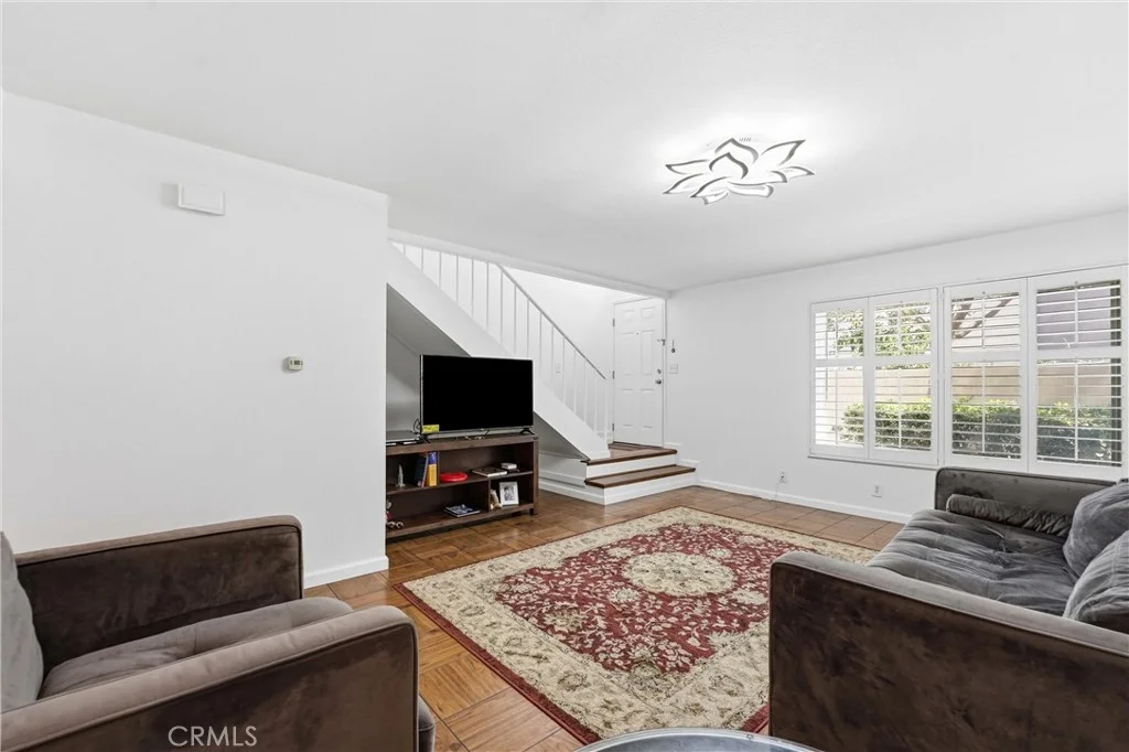 104 Oval Rd, Irvine, CA 92604 photo 4