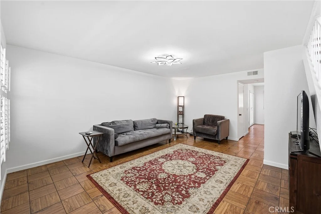 104 Oval Rd, Irvine, CA 92604 photo 3
