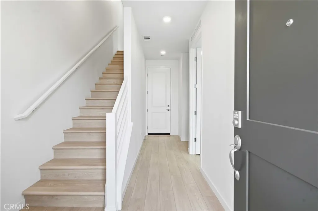 Additional image 4 of 27305 Bear Creek Lane, Valencia, CA 91381