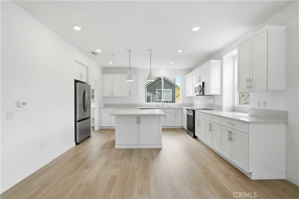 Additional image 45 of 27305 Bear Creek Lane, Valencia, CA 91381