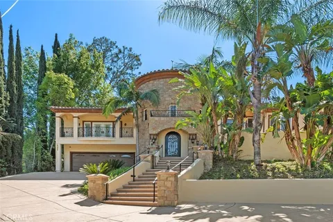 19554 Wells Drive, Tarzana, CA MLS: SR25058309