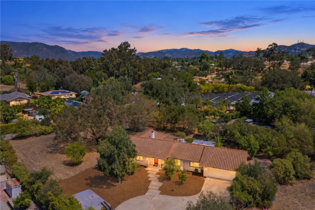 1732 E Mission Road, Fallbrook, CA 92028 photo 3
