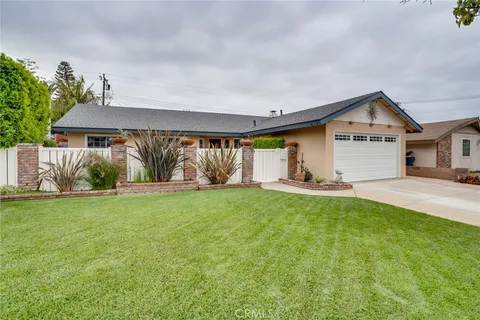 6532 Corrine Circle, Huntington Beach, CA MLS: OC25083671