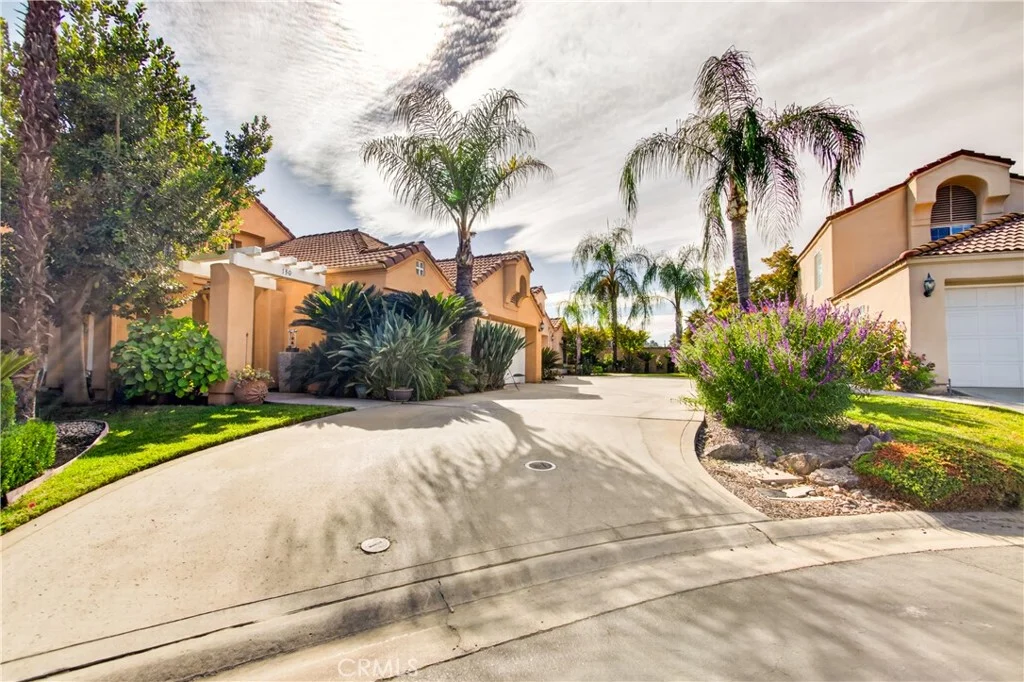 645 E Champlain Dr, Fresno, CA 93730 photo 4