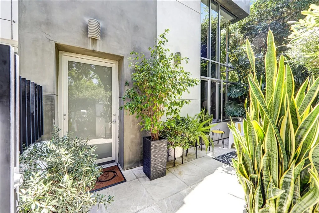 Additional image 4 of 1120 N El Centro Ave Unit 5, Los Angeles, CA 90038