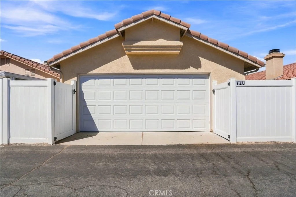 720 Via Casitas Dr, Hemet, CA 92545