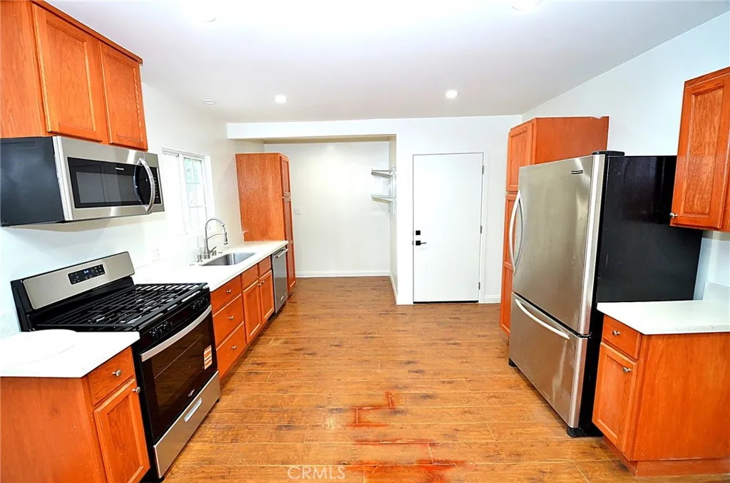 Additional image 4 of 13972 Louvre St, Pacoima, CA 91331