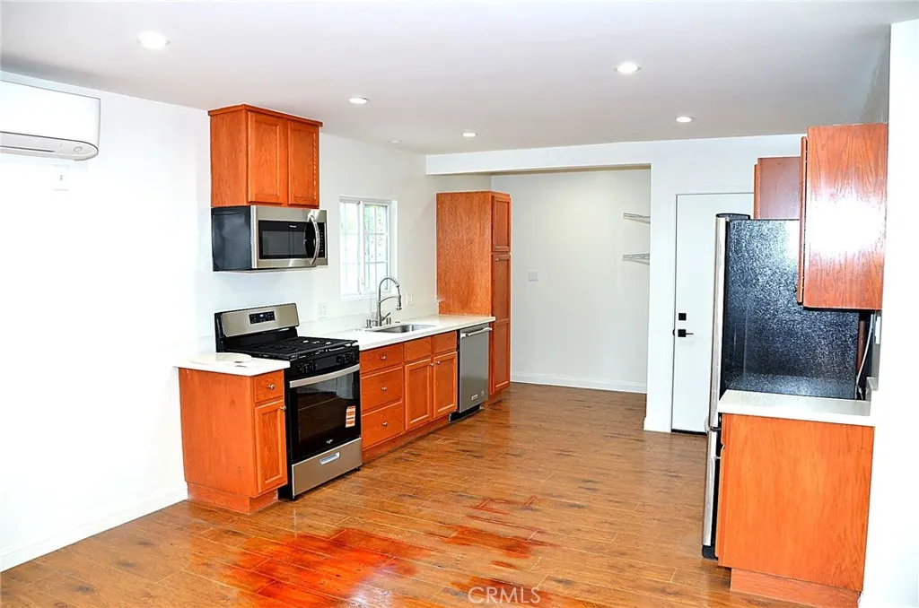 Additional image 14 of 13972 Louvre St, Pacoima, CA 91331