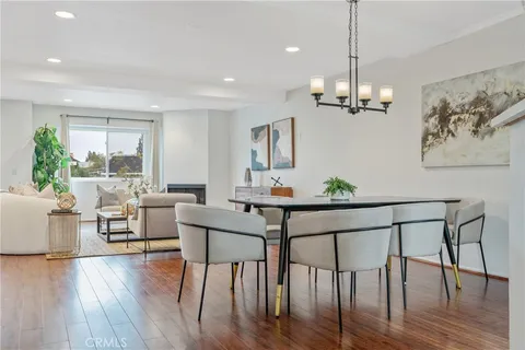 2310 N Fairview Street Unit 210, Burbank, CA 91504 - MLS#: BB25100813