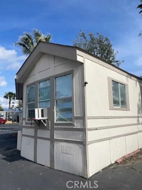2750 W Acacia Avenue Unit D01, Hemet, CA MLS: SW25080598