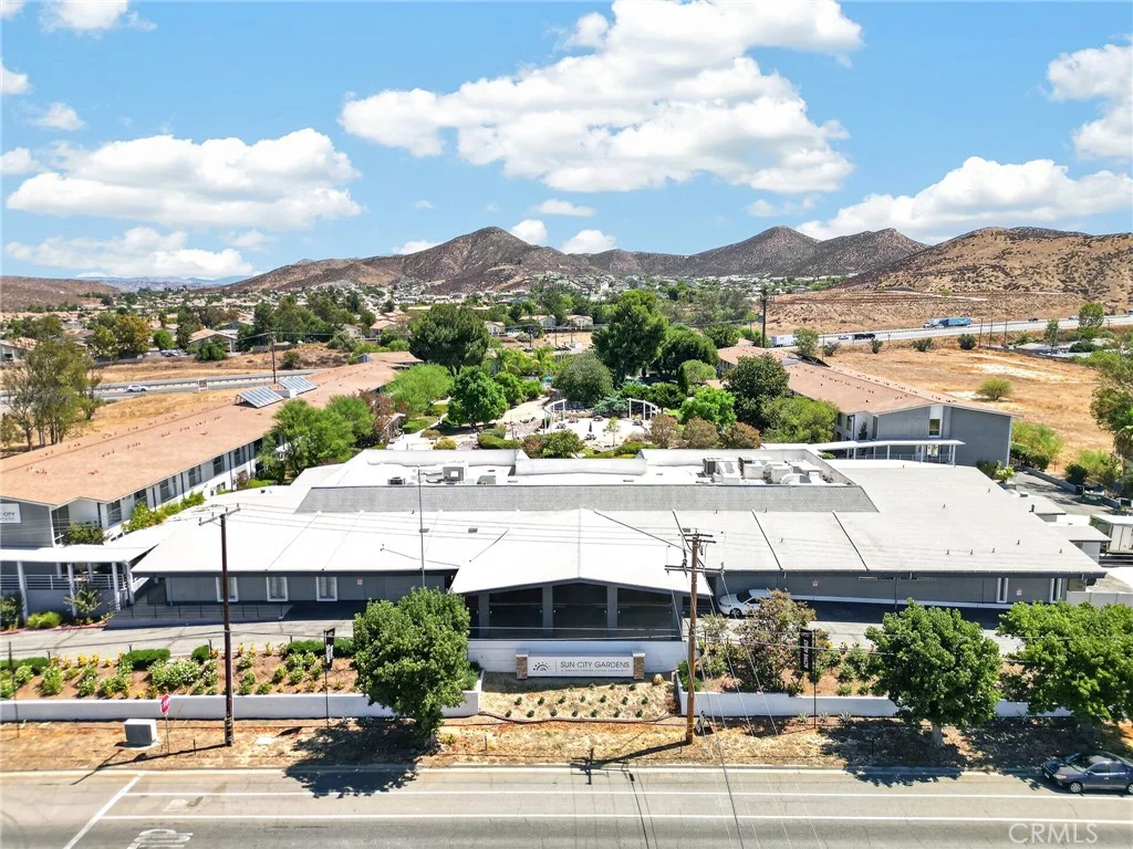 28731 Portsmouth Dr, Sun City, CA 92586