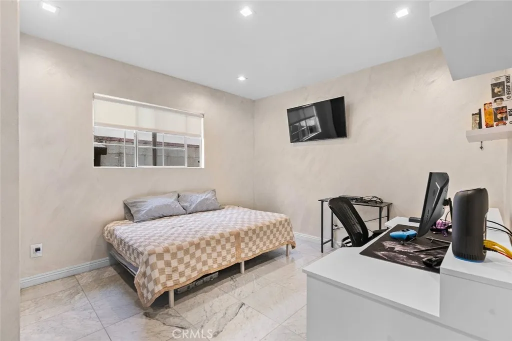 Additional image 93 of 2640 N Keystone Street, Burbank, CA 91504