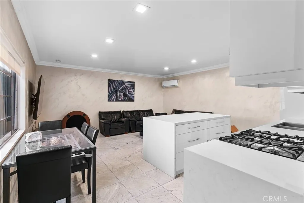 Additional image 42 of 2640 N Keystone Street, Burbank, CA 91504