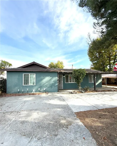 5216 N Roxburgh Avenue, Azusa, CA MLS: PW24230322