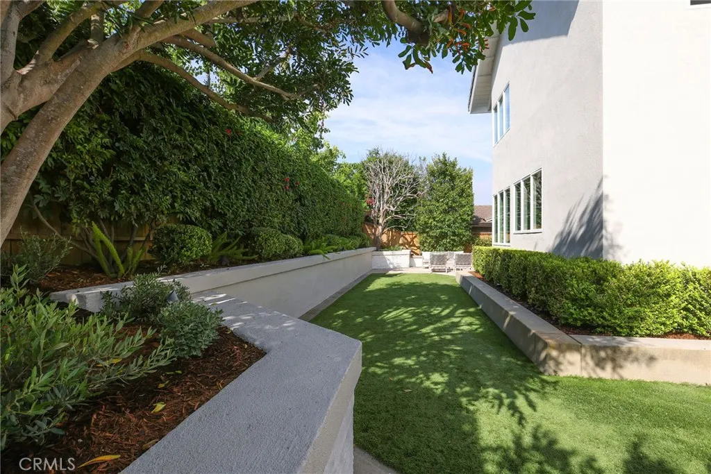 1827 Port Westbourne Place, Newport Beach, CA 92660