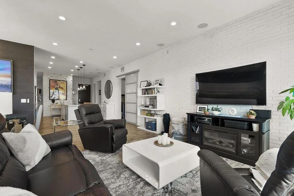 Additional image 51 of 8571 Aspect Dr, San Diego, CA 92108