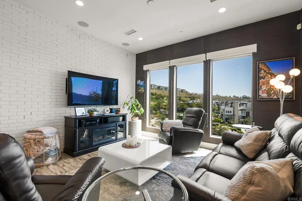 Additional image 10 of 8571 Aspect Dr, San Diego, CA 92108