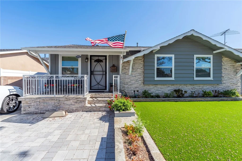 11422 211th Street, Lakewood, CA 90715