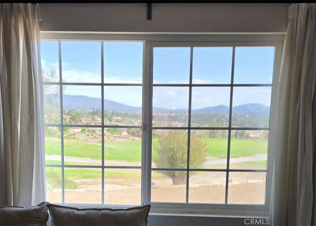 38595 Via Taffia, Murrieta, CA 92563