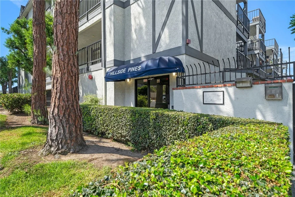 2599 Walnut Avenue Unit 209, Signal Hill, CA 90755