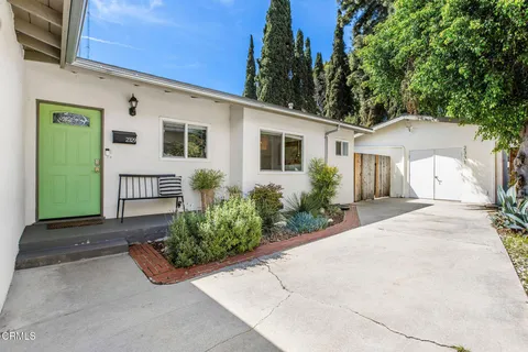 2329 N Indiana Avenue, Los Angeles, CA 90032 - MLS#: P1-21332