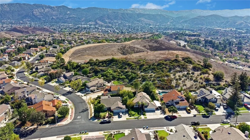 3329 Crazy Horse Dr, Simi Valley, CA 93063