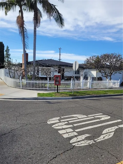 3067 Trinity Drive, Costa Mesa, CA 92626 - MLS#: NP25036064