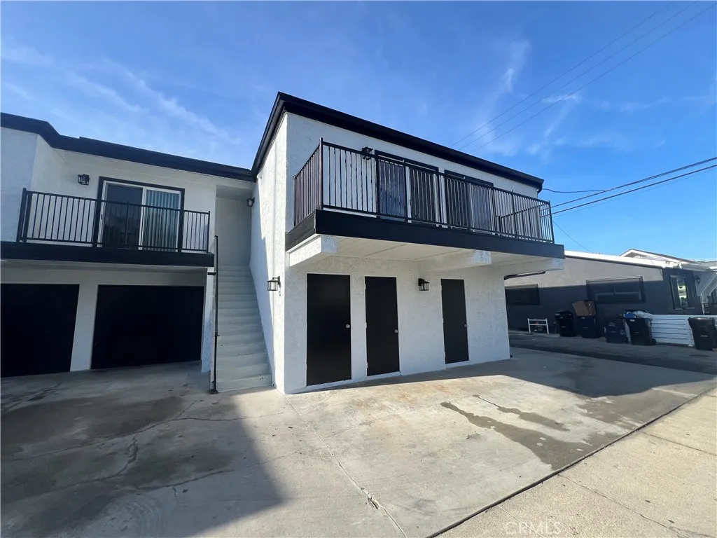 225 7th Street Unit 3, Huntington Beach, CA 92648