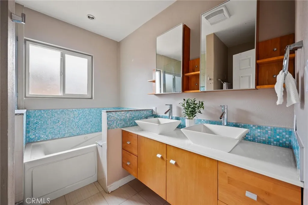Additional image 18 of 7027 Gloria Avenue, Lake Balboa, CA 91406