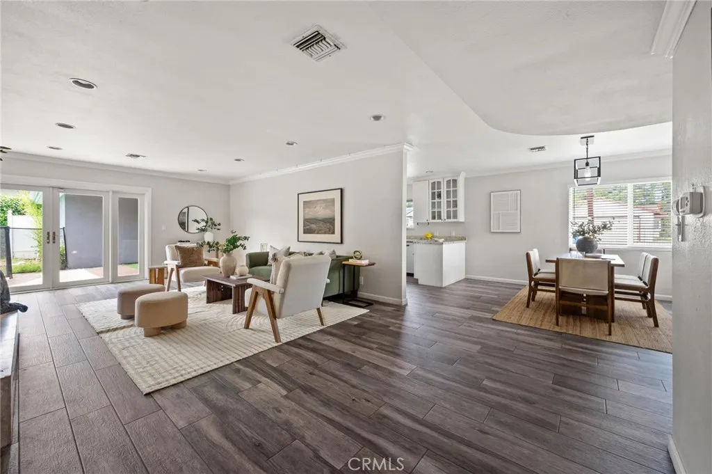 Additional image 7 of 7027 Gloria Avenue, Lake Balboa, CA 91406