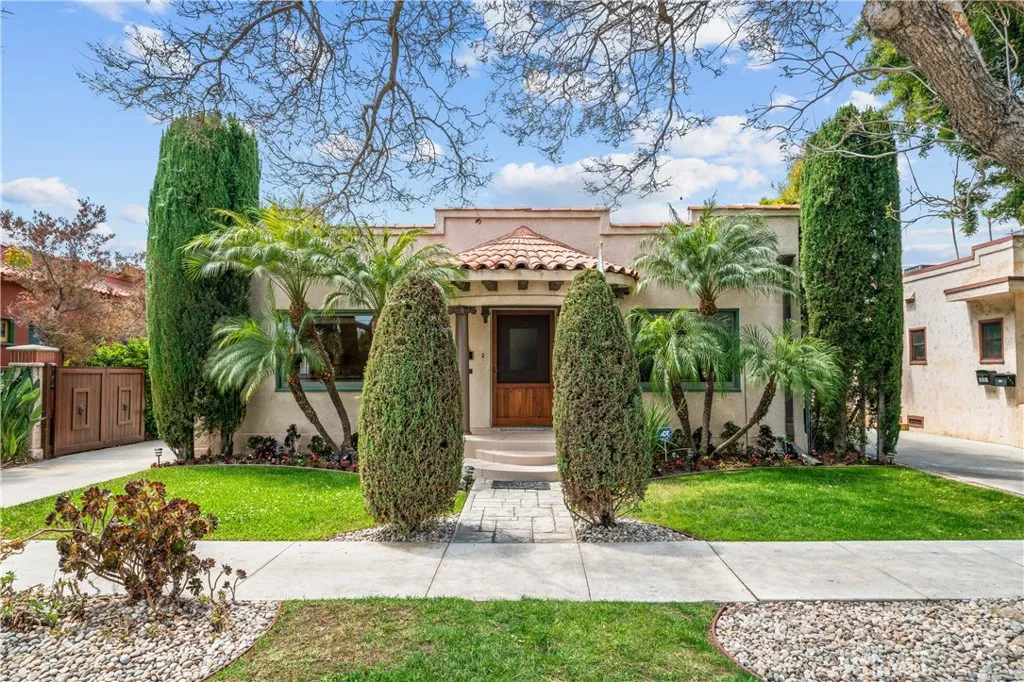 319 Grand Avenue, Long Beach, CA 90814
