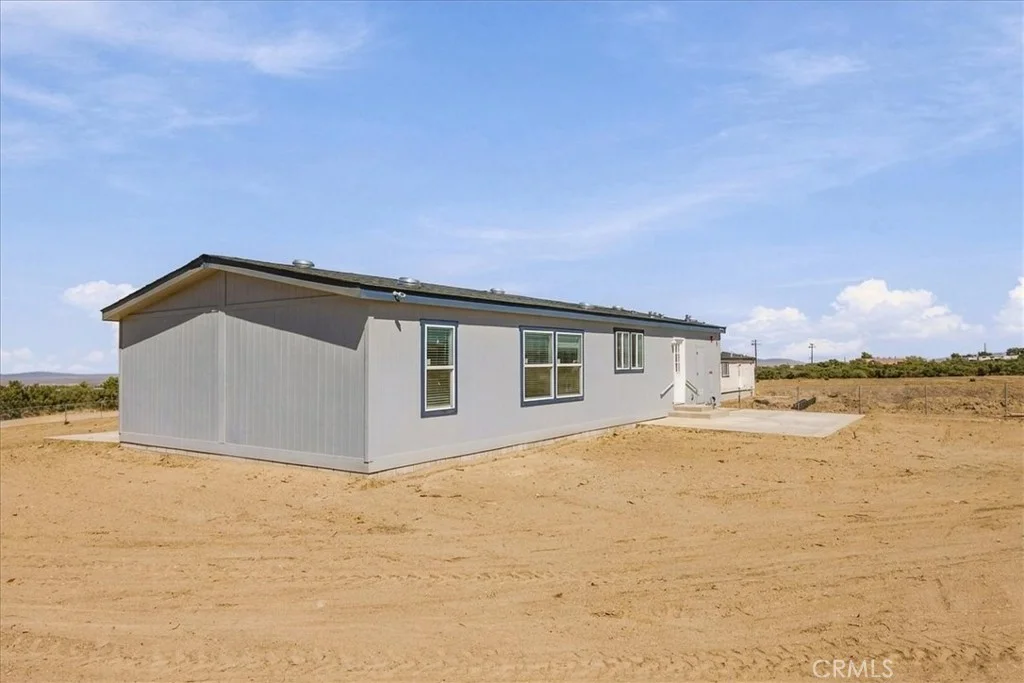 7323 Woodcliff Street, Phelan, CA 92371