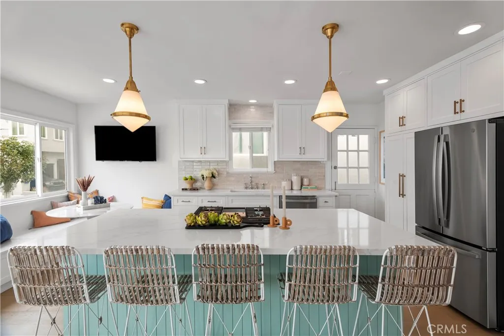 212 41st Street, Manhattan Beach, CA 90266
