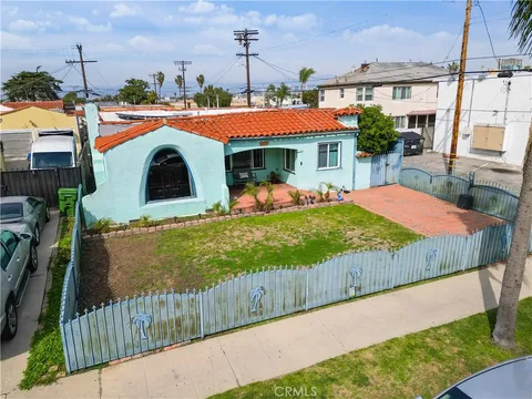 1817 W 77th Street, Los Angeles, CA MLS: SR25062900