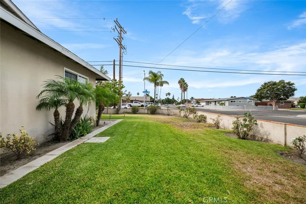 1943 W Victoria Ave, Anaheim, CA 92804