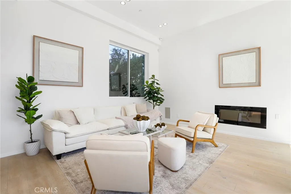 Additional image 10 of 2309 Cove Avenue, Los Angeles, CA 90039